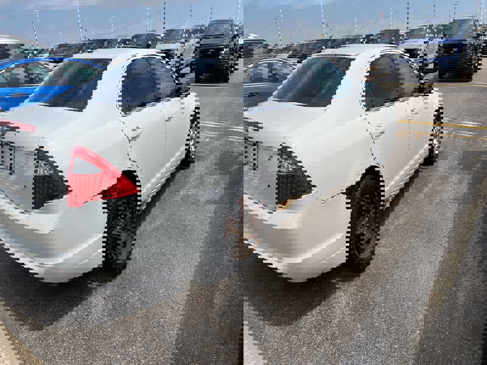 Used 2011 Ford Fusion SE FWD image 13