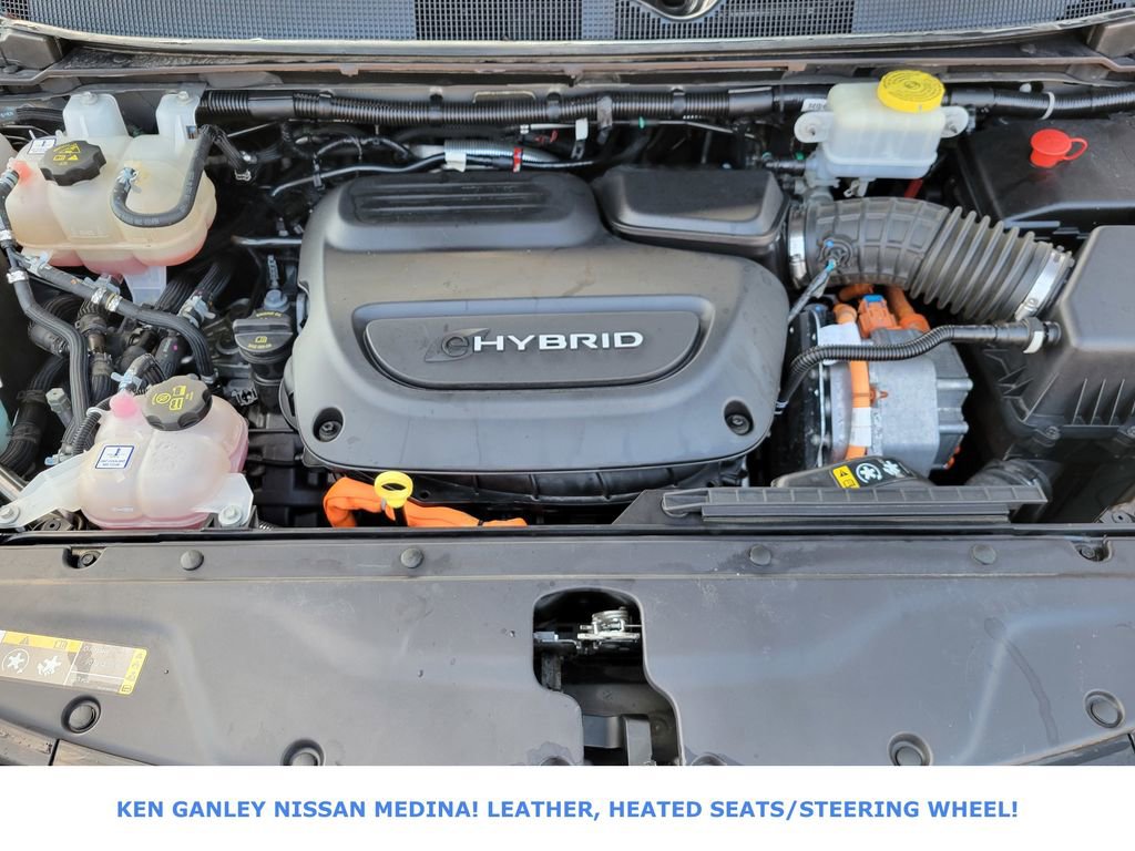 Used 2023 Chrysler Pacifica Touring-L image 23