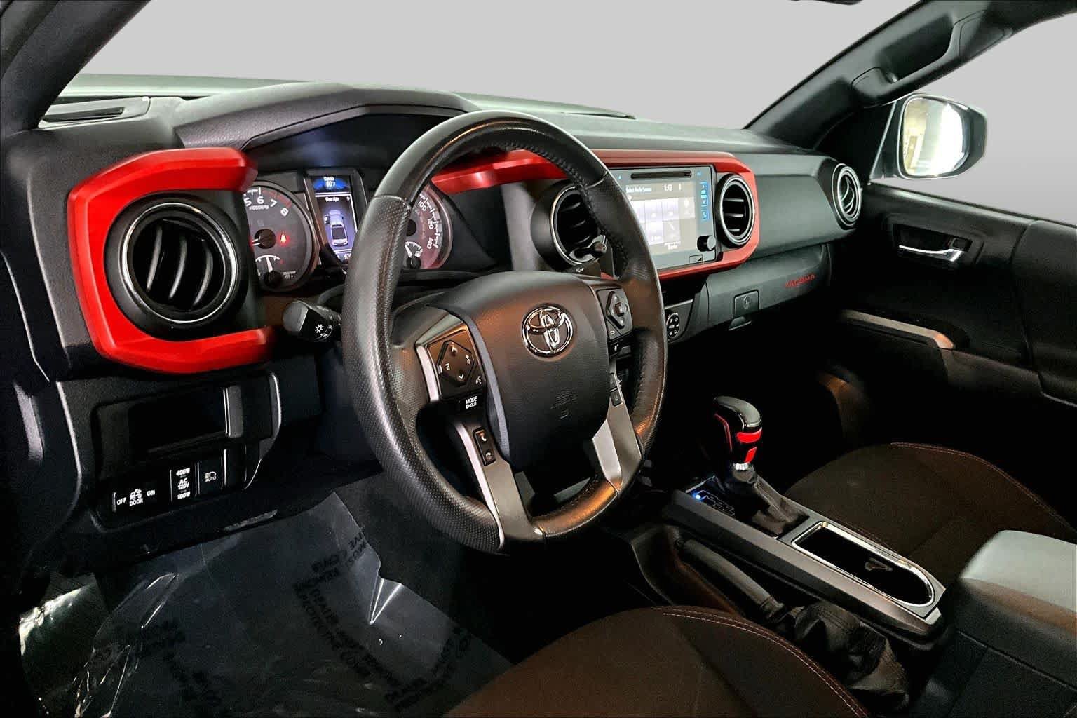 Used 2019 Toyota Tacoma TRD Off-Road AWD/4WD image 16