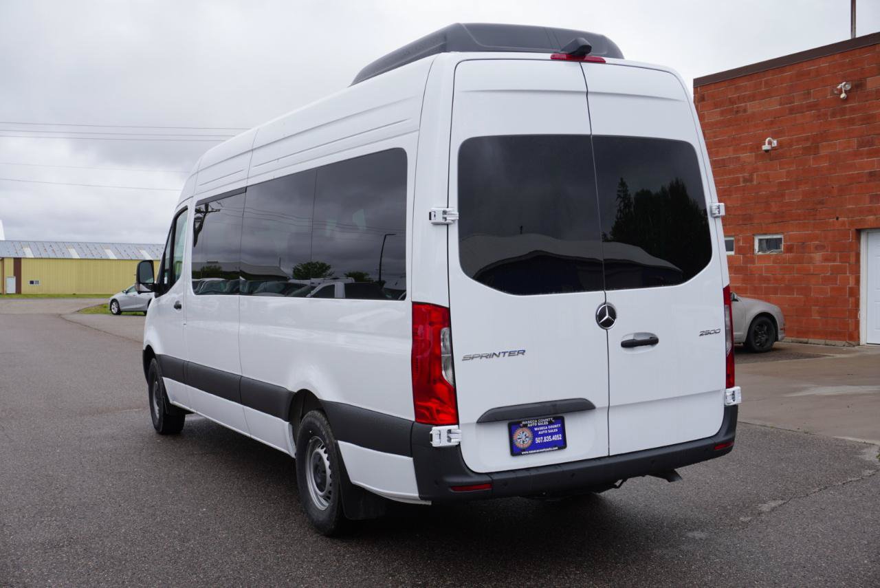 Used 2025 Mercedes-Benz Sprinter 2500 image 3