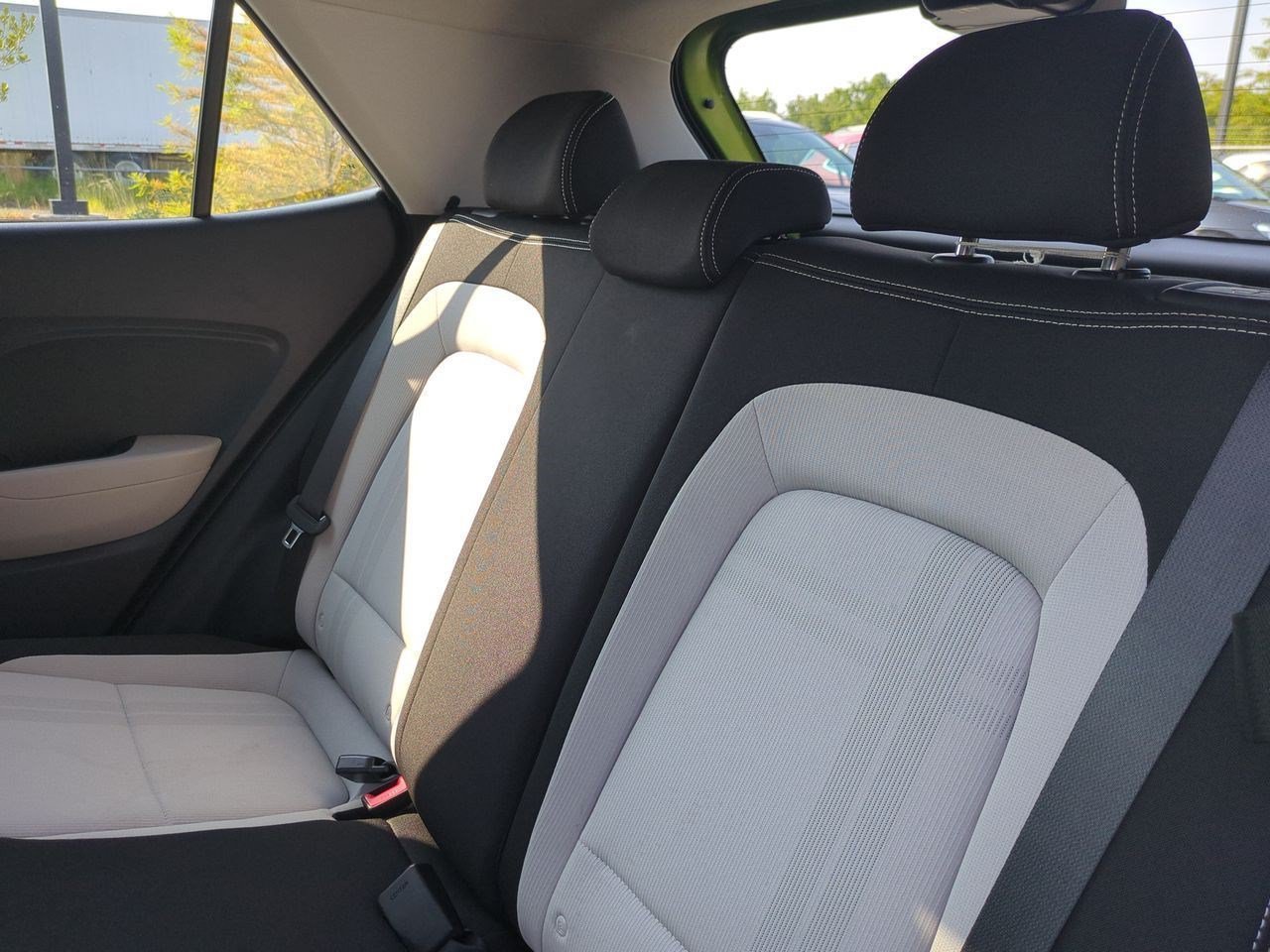 Used 2023 Hyundai Venue SEL FWD image 31