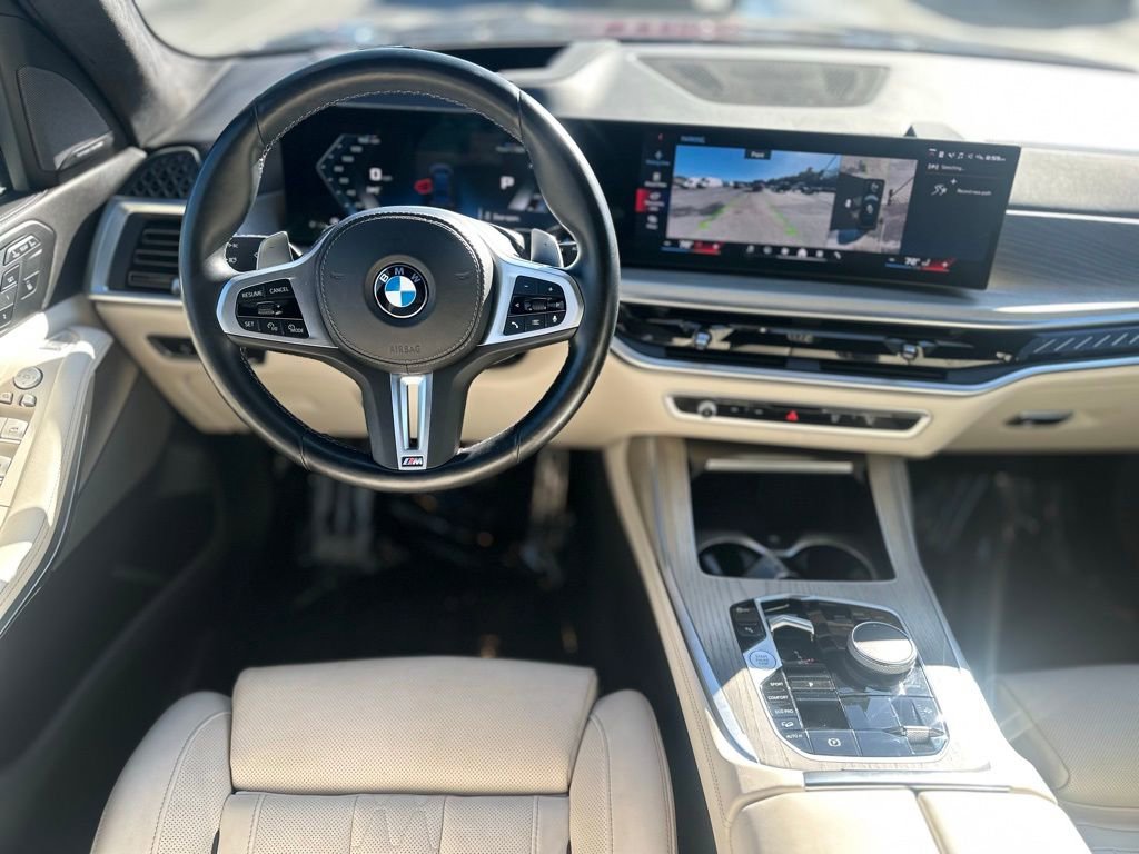 Used 2024 BMW X7 M60i w/ Climate Comfort Package image 9