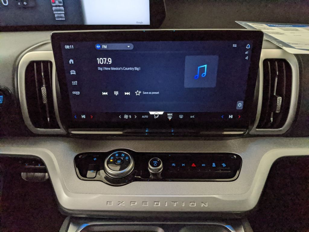 New 2025 Ford Expedition Active image 14