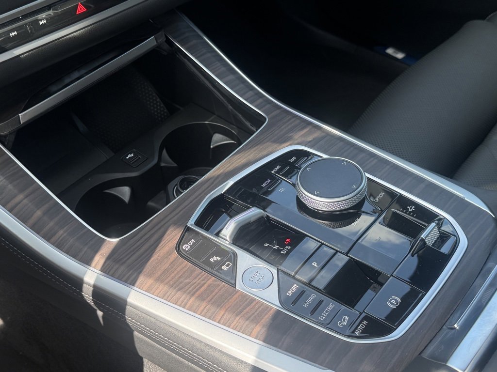 Used 2026 BMW X5 xDrive50e w/ Premium Package image 11