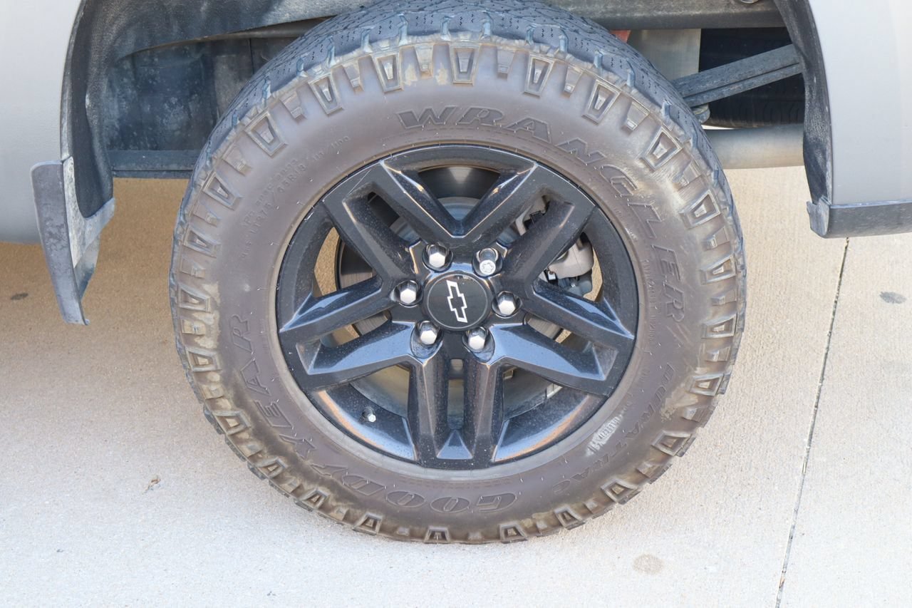 Used 2020 Chevrolet Silverado 1500 LT Trail Boss AWD/4WD image 27