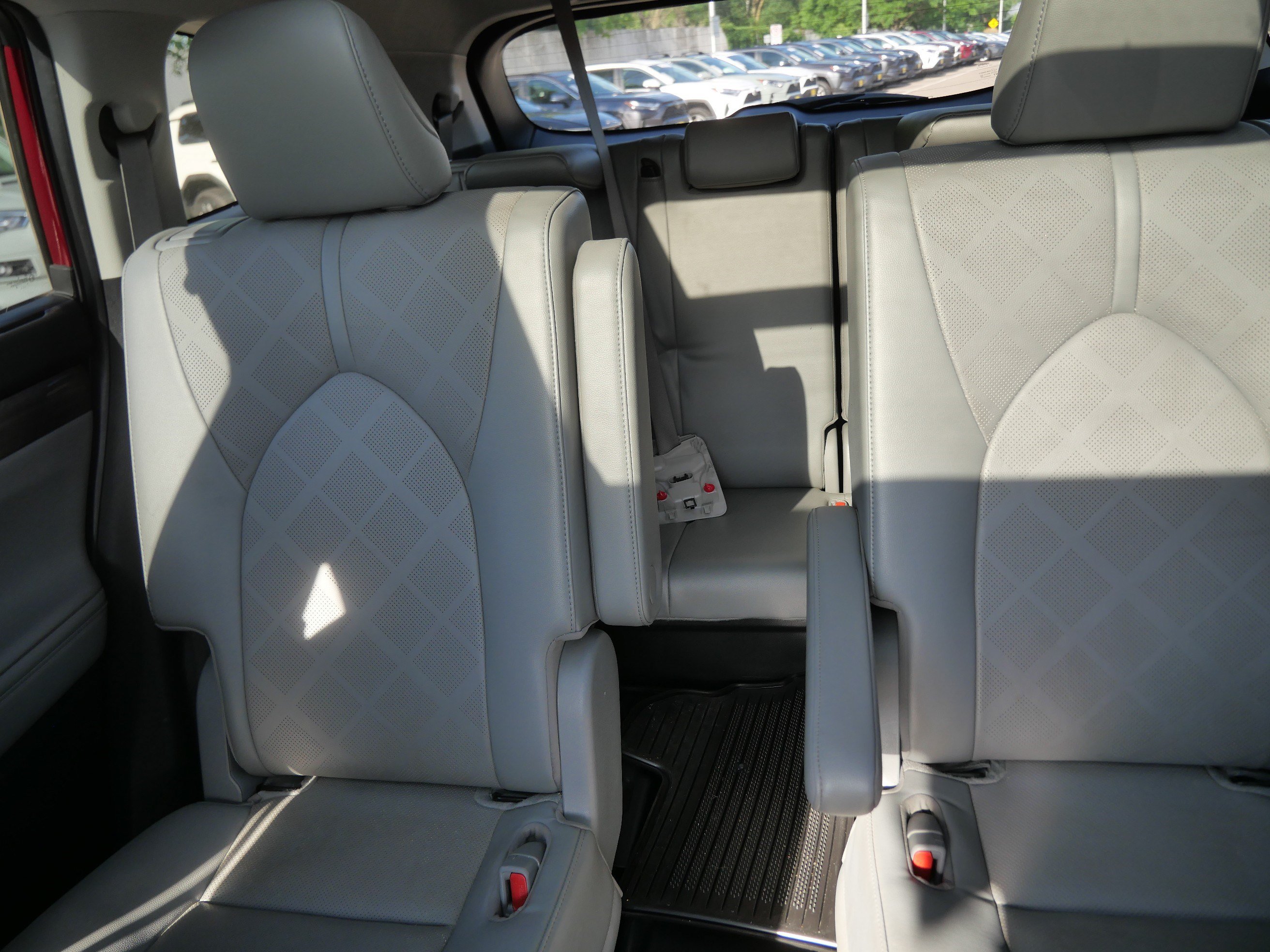 Used 2022 Toyota Highlander Platinum AWD/4WD image 13