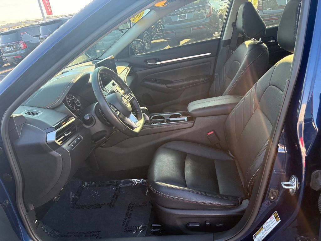 Used 2024 Nissan Altima 2.5 SR w/ SR Premium Package FWD image 15