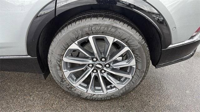 New 2025 Cadillac Lyriq Sport RWD image 10