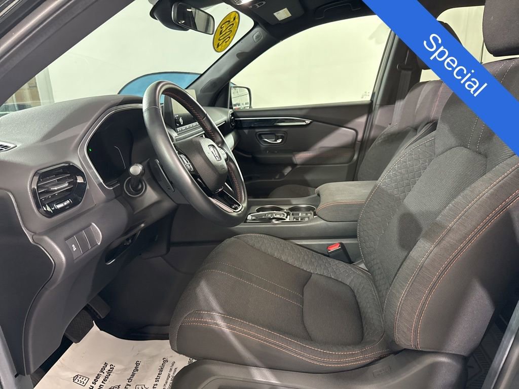 Used 2025 Honda Pilot Sport image 16