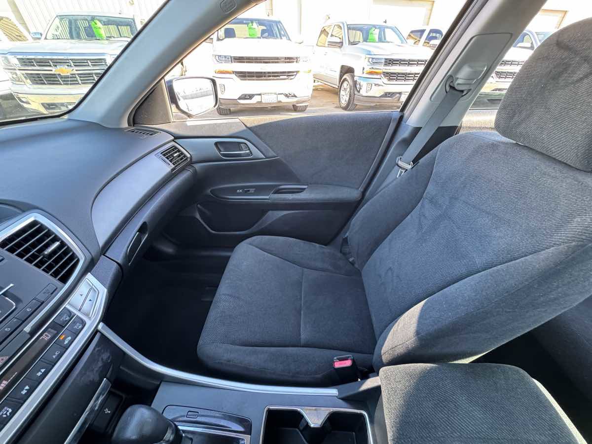 Used 2013 Honda Accord LX image 28