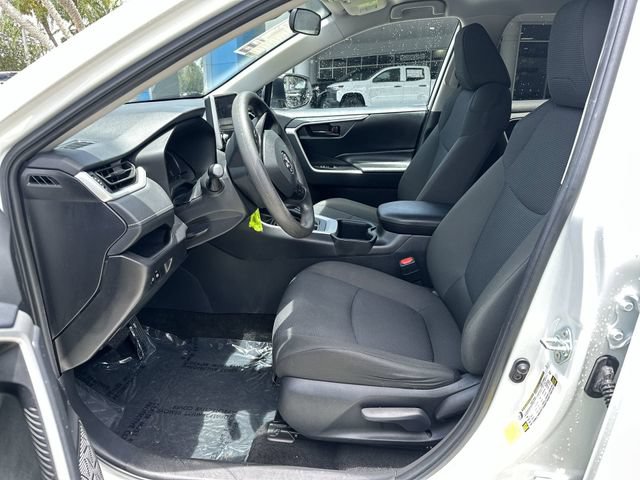 Used 2024 Toyota RAV4 LE FWD image 30