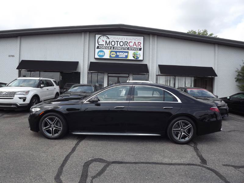 Used 2023 Mercedes-Benz S 580 4MATIC Sedan image 2