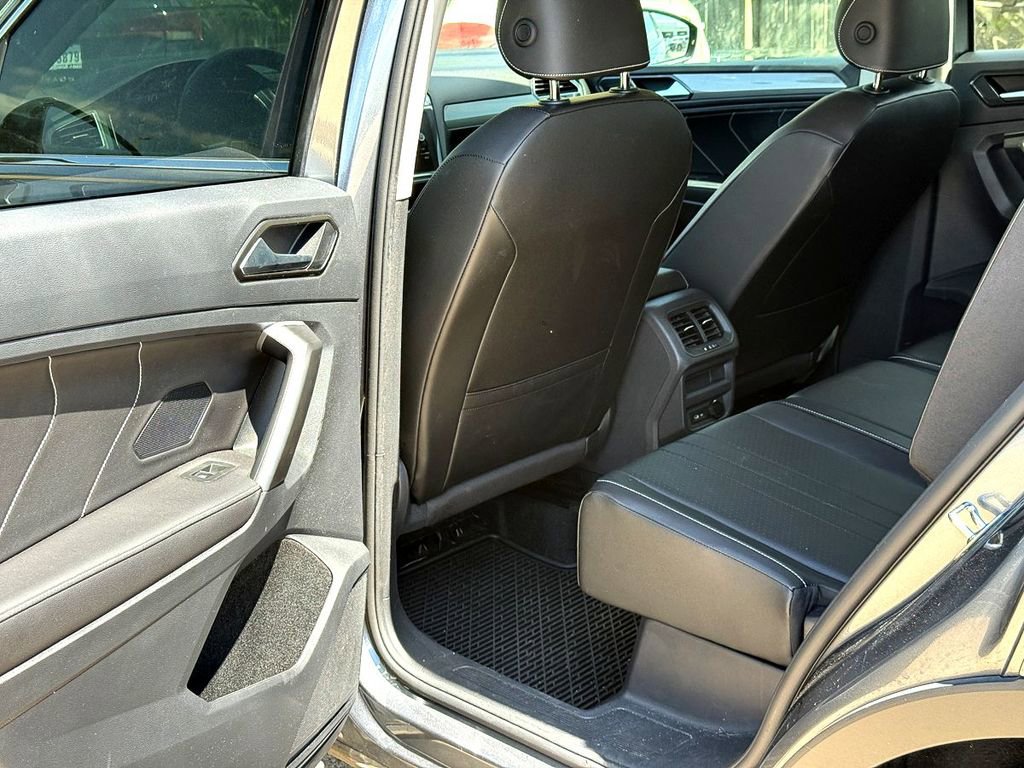 Certified 2024 Volkswagen Tiguan SE FWD image 26