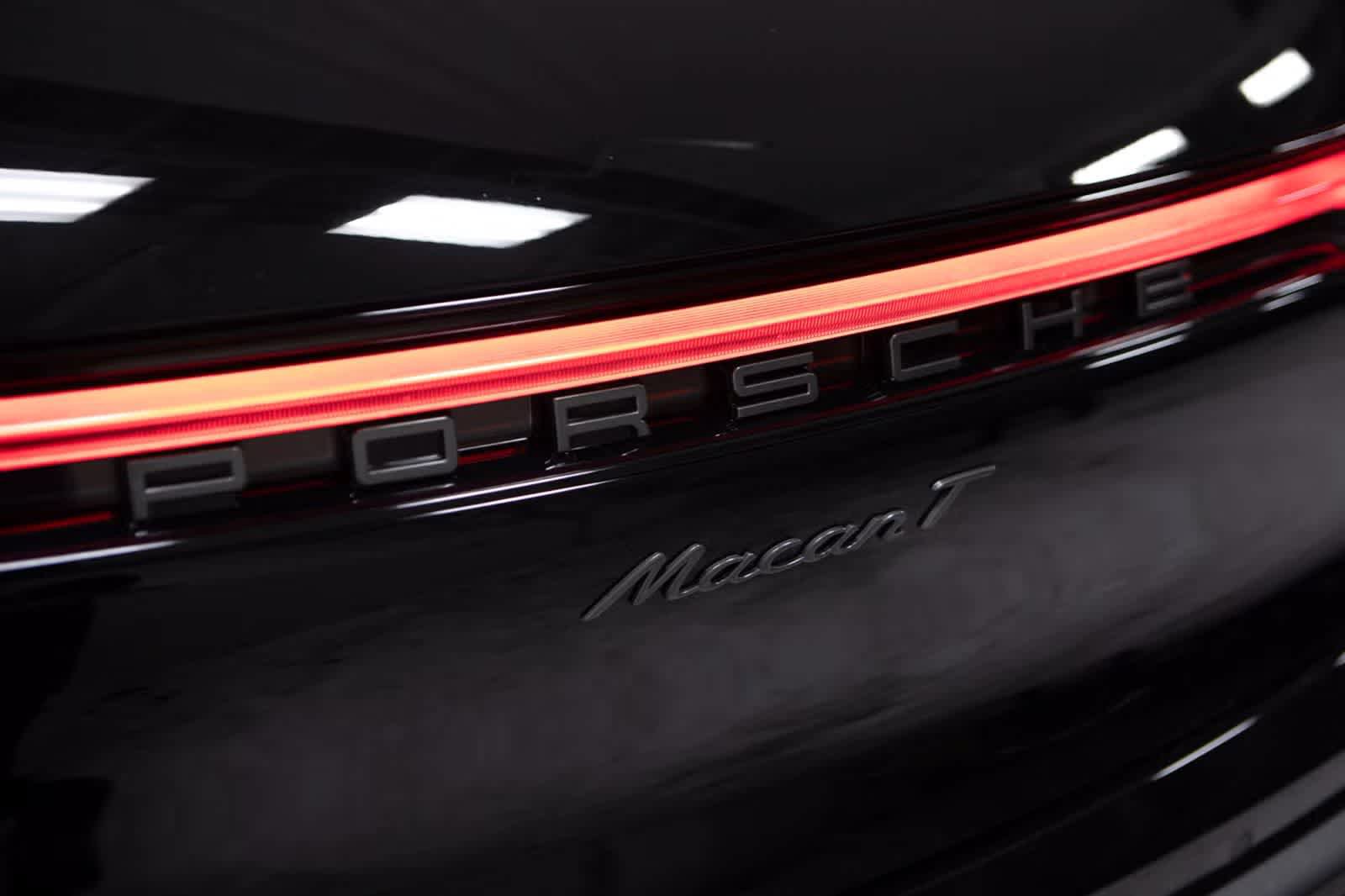 Certified 2026 Porsche Macan Turbo AWD/4WD image 18