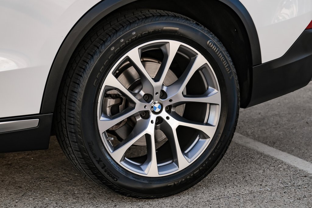 Used 2021 BMW X5 xDrive40i w/ Premium Package image 58