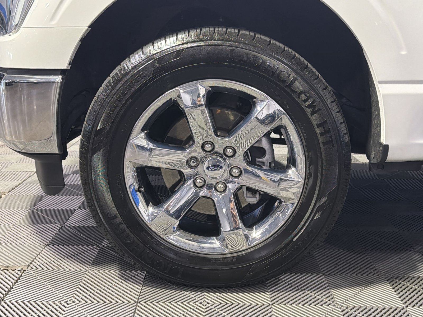 Used 2023 Ford F150 Lariat w/ Equipment Group 502A High AWD/4WD image 17