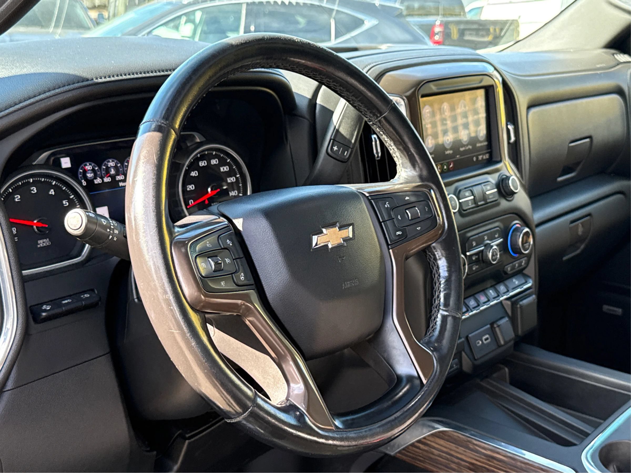 Used 2019 Chevrolet Silverado 1500 High Country w/ Technology Package AWD/4WD image 9