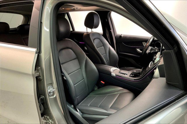 Used 2021 Mercedes-Benz GLC 300 4MATIC w/ Premium Package image 6