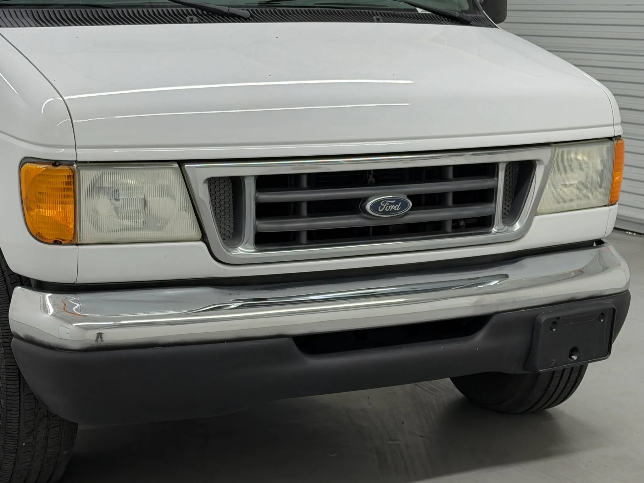 Used 2003 Ford E-350 and Econoline 350 XL RWD image 82