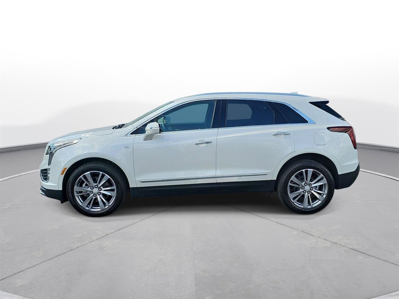 Used 2025 Cadillac XT5 Premium Luxury w/ LPO, Floor Liner Package AWD/4WD image 7