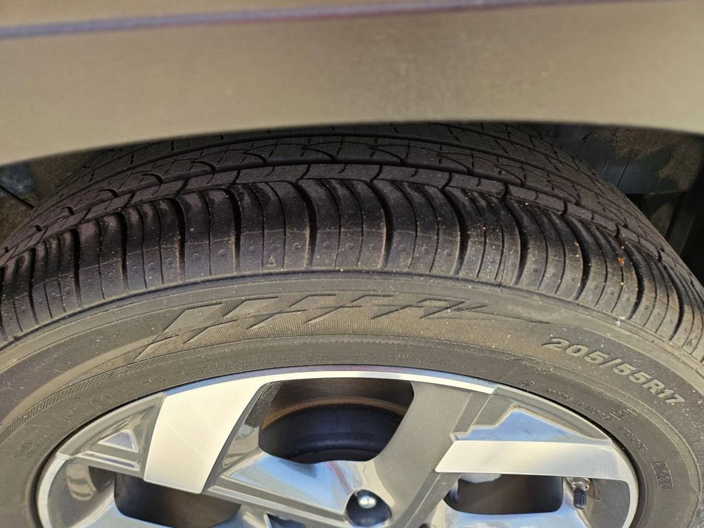 Used 2025 Hyundai Venue SEL image 26