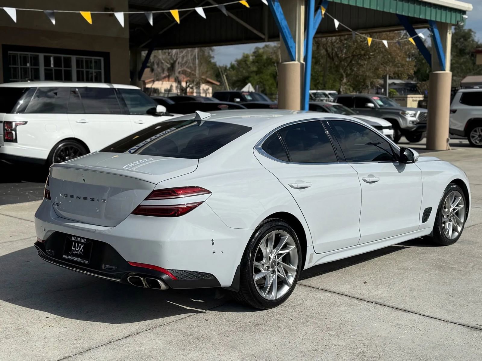 Used 2022 Genesis G70 2.0T image 5