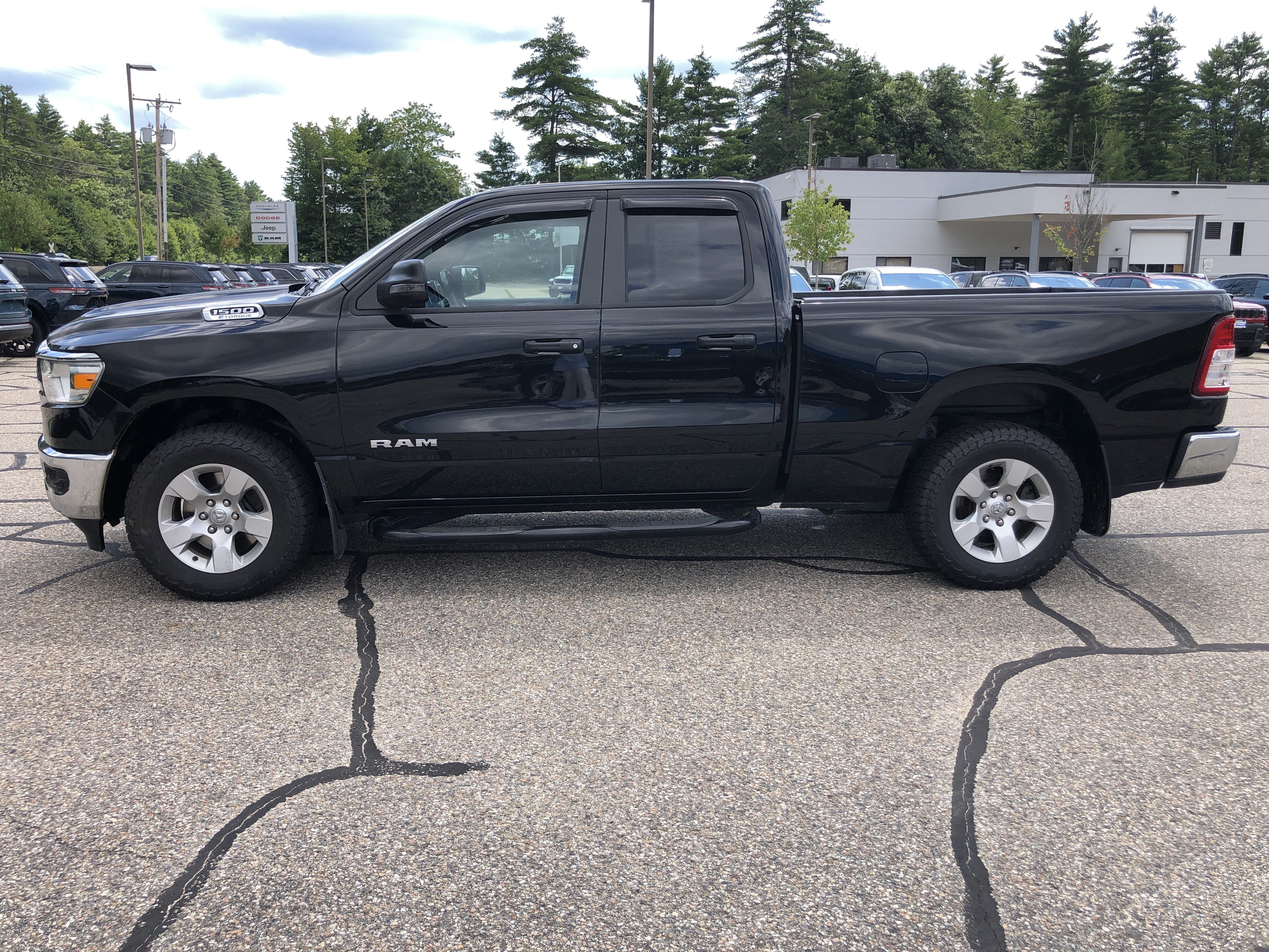 Used 2023 RAM 1500 Big Horn AWD/4WD image 3