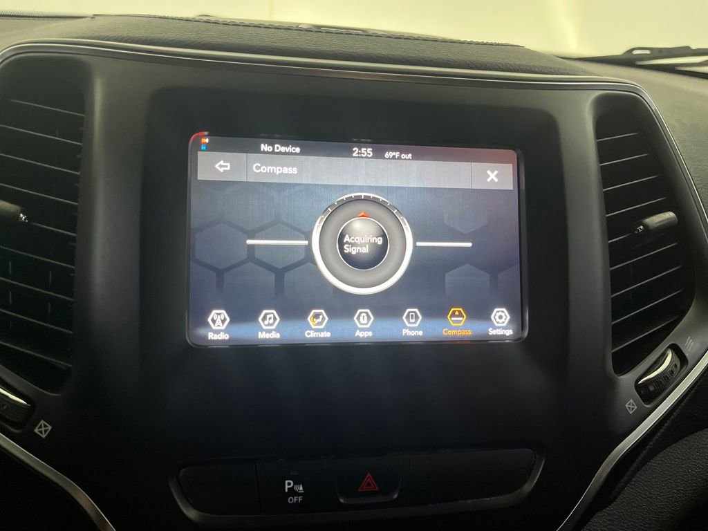 Used 2019 Jeep Cherokee Latitude Plus image 73