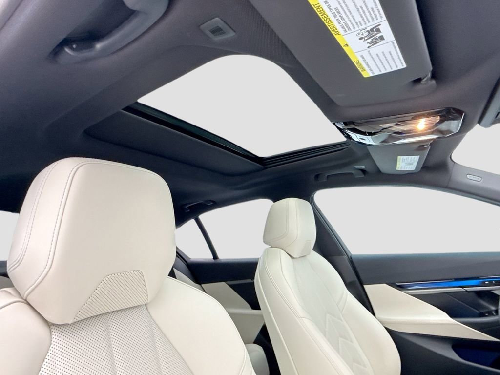 Certified 2026 BMW i5 eDrive40 w/ Premium Package RWD image 17