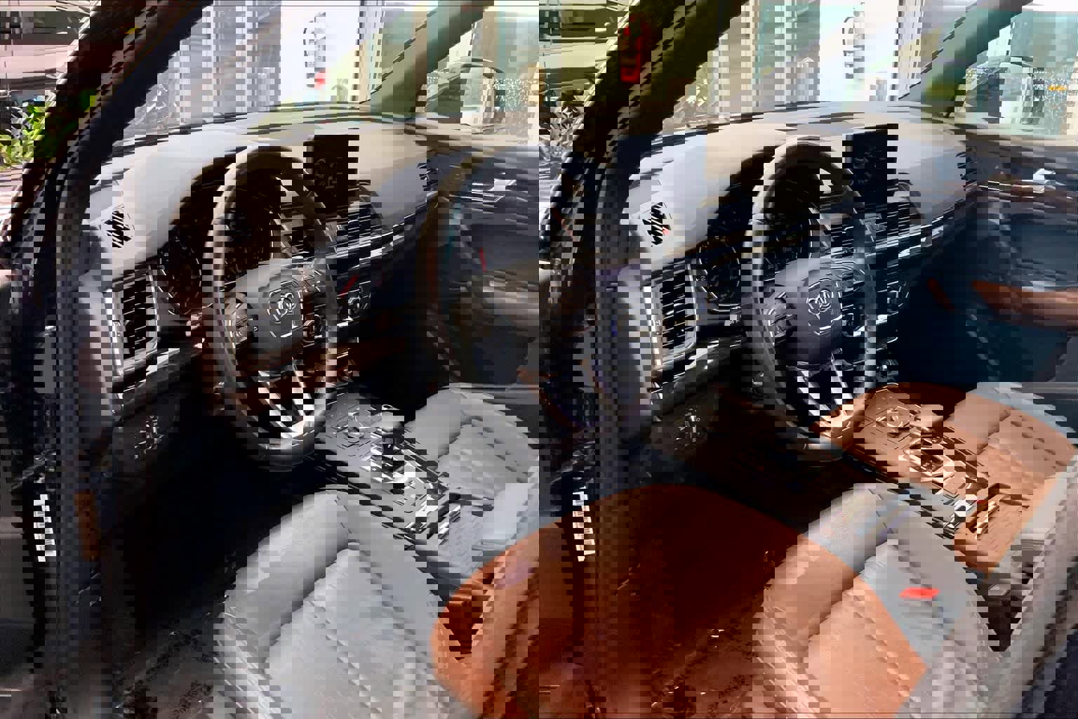 Used 2020 Audi Q5 Premium w/ Convenience Package image 18