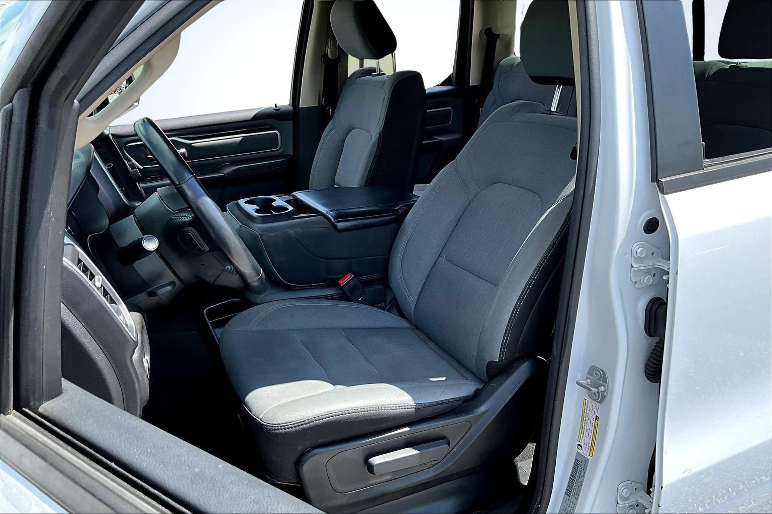 Used 2020 RAM 1500 Big Horn AWD/4WD image 23