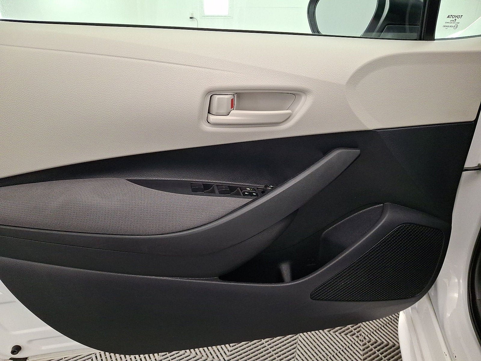 Certified 2025 Toyota Corolla LE FWD image 2