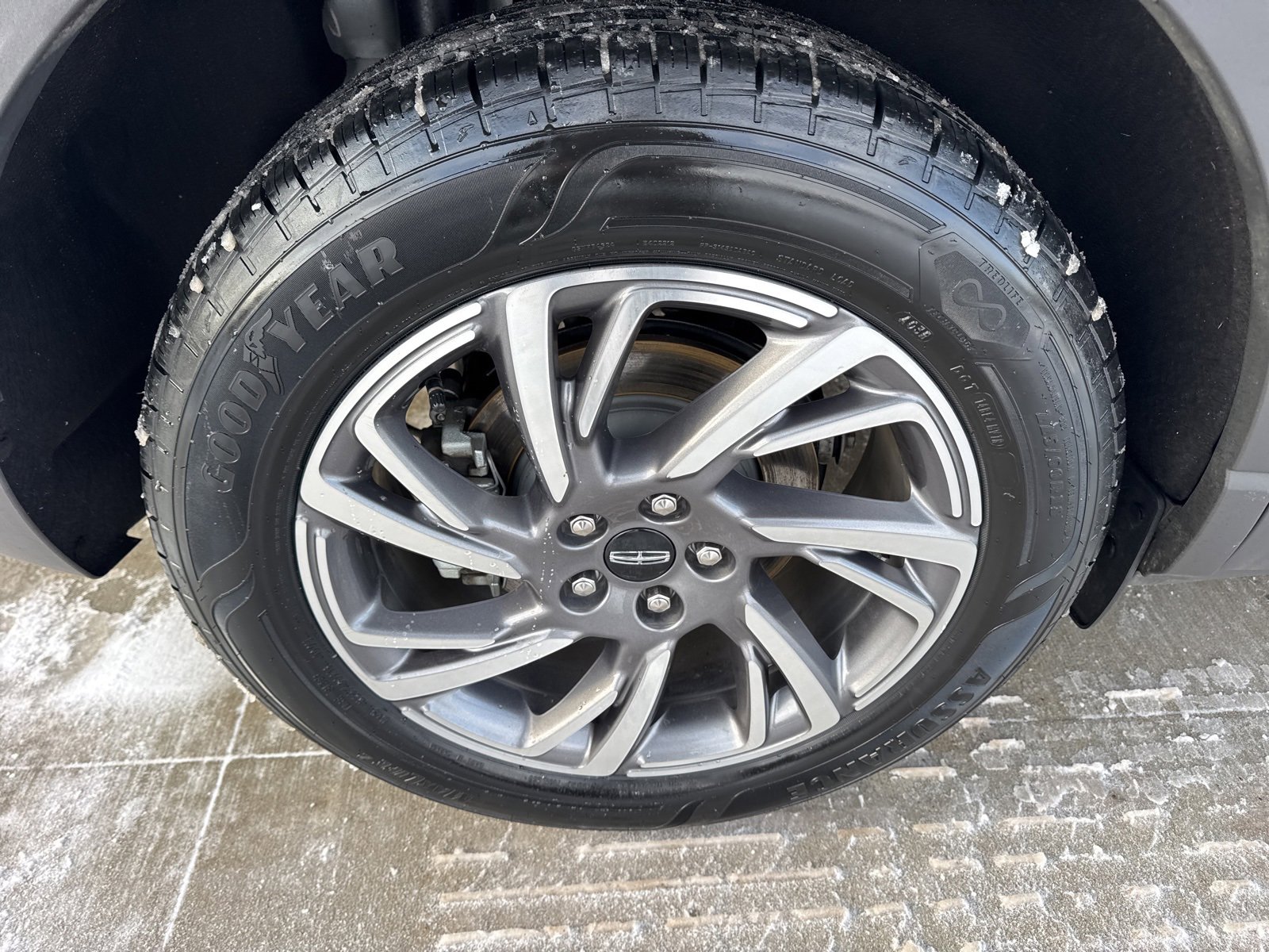 Used 2023 Lincoln Corsair AWD w/ Equipment Group 101A image 16