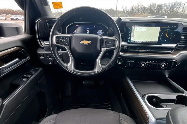 Used 2024 Chevrolet Silverado 3500 LT w/ Convenience Package image 9