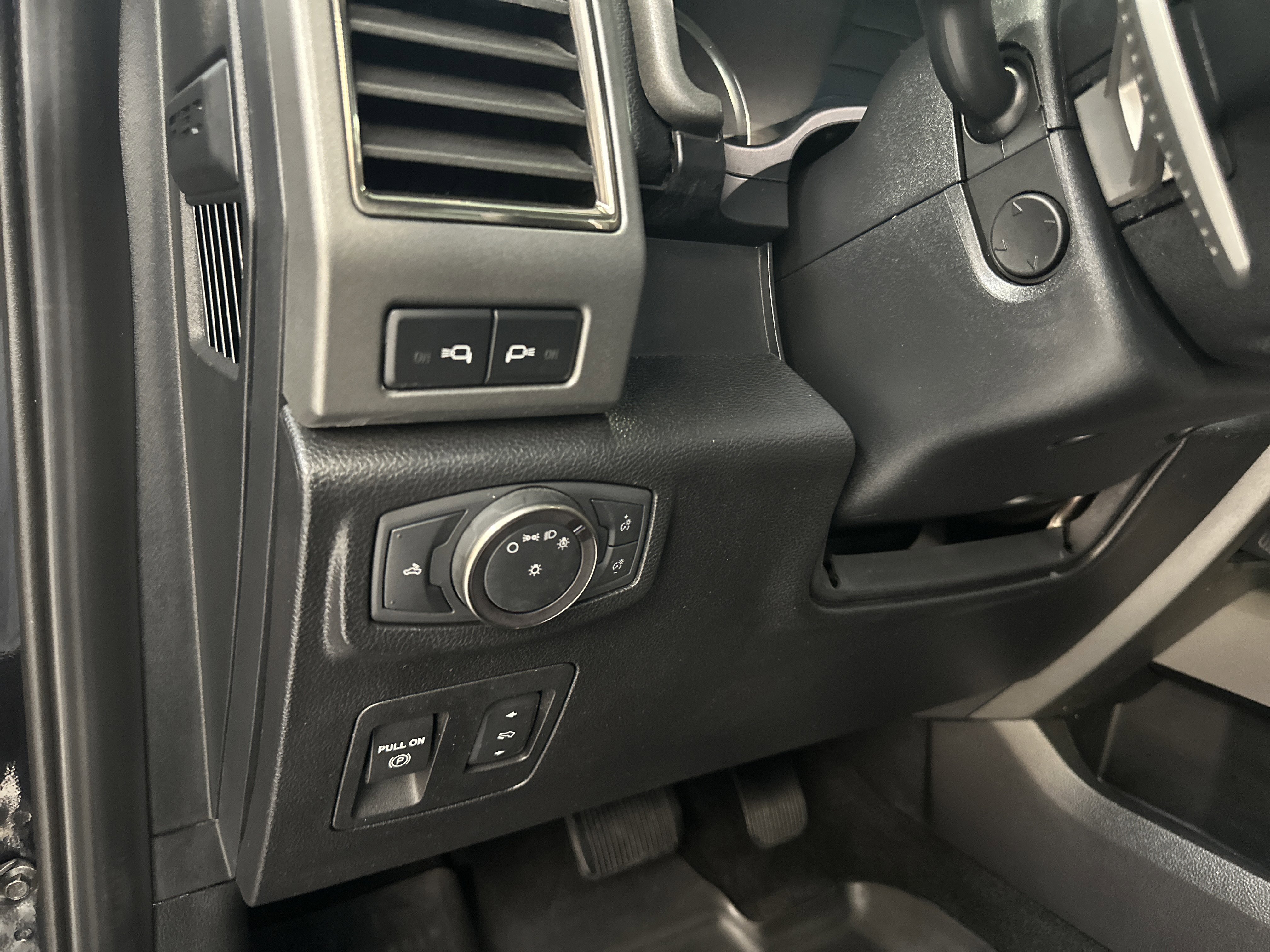 Used 2019 Ford F150 Raptor w/ Equipment Group 802A Luxury AWD/4WD image 22