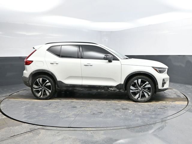 Used 2023 Volvo XC40 B5 Ultimate w/ Protection Package Premier image 10