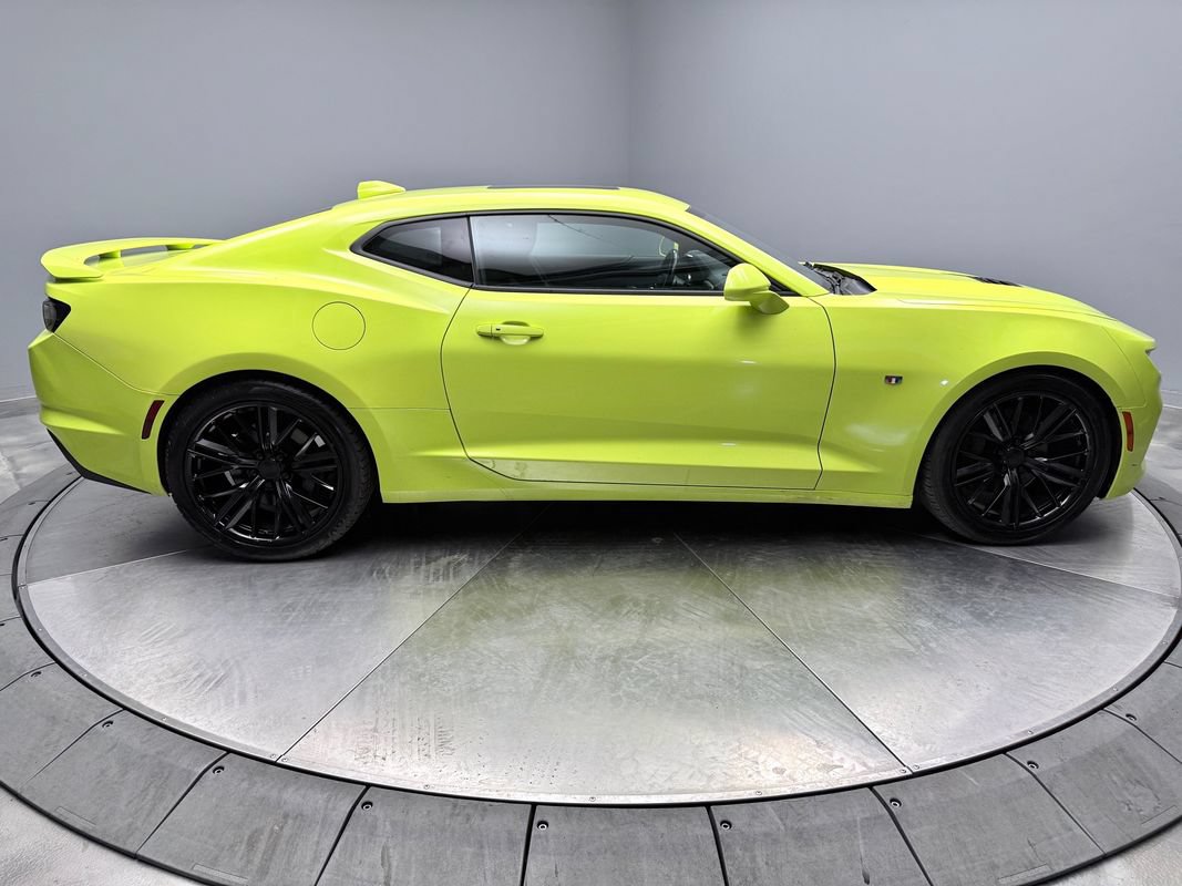 Used 2020 Chevrolet Camaro SS RWD image 4