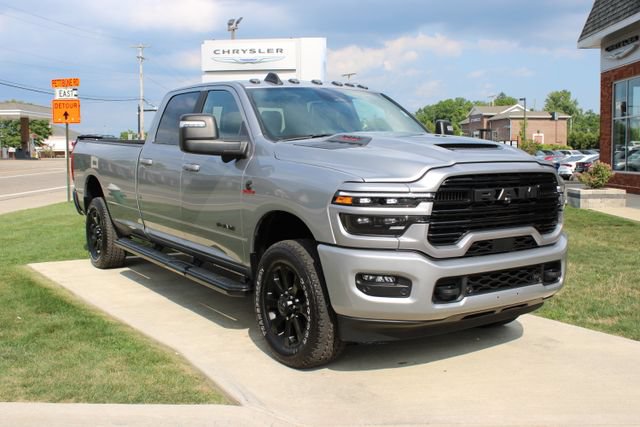 Used 2025 RAM 2500 Laramie AWD/4WD image 5