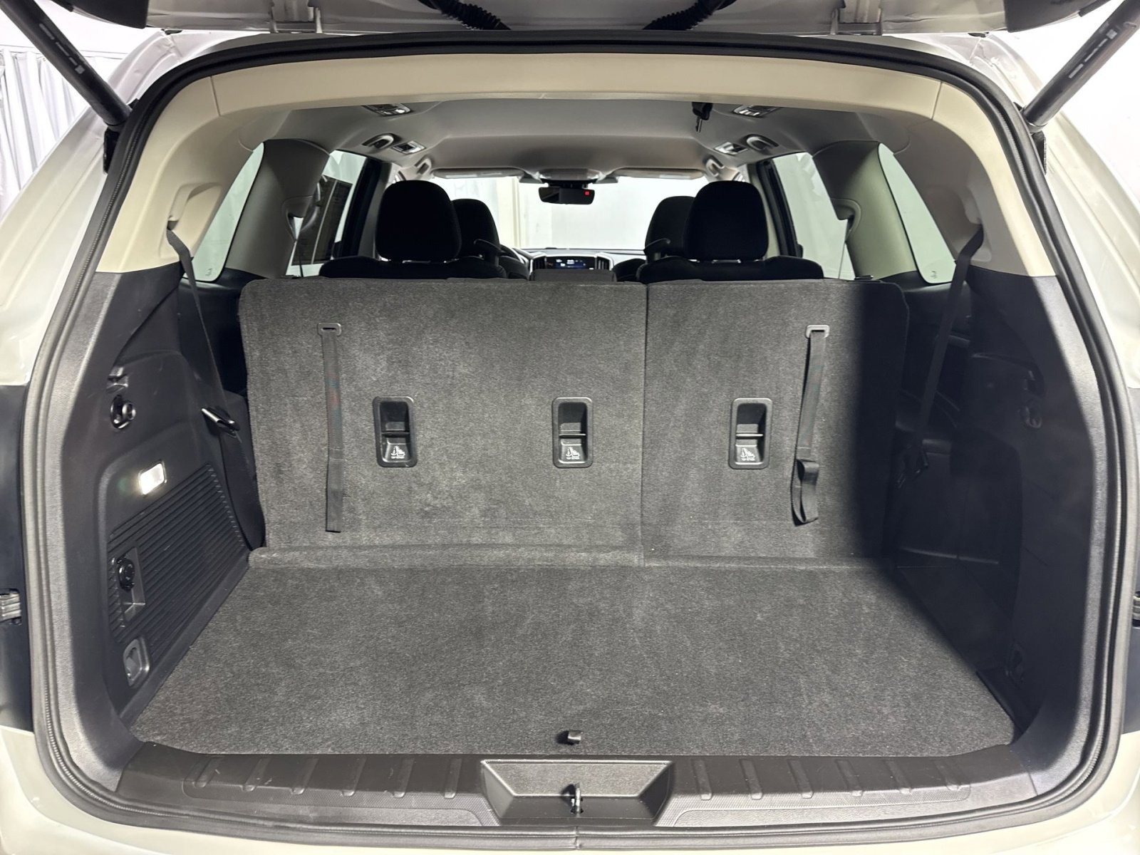 Used 2025 Subaru Ascent Premium image 30
