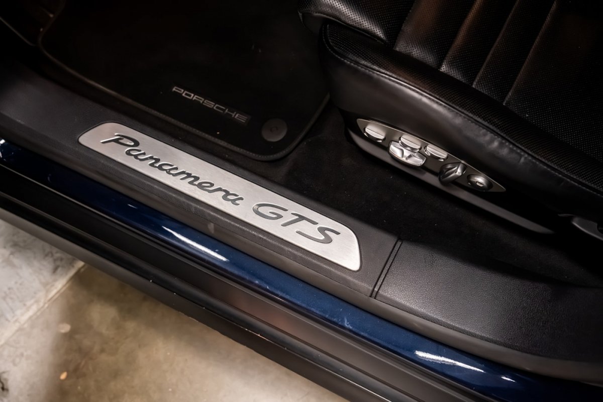 Used 2015 Porsche Panamera GTS AWD/4WD image 22