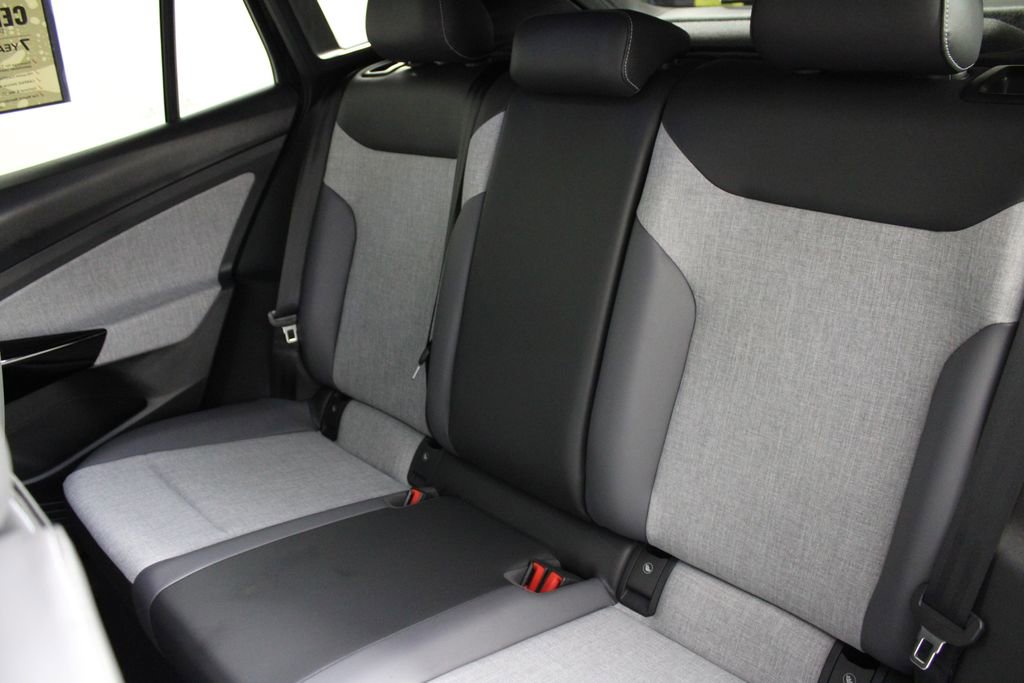 Used 2024 Volkswagen ID.4 2WD image 18