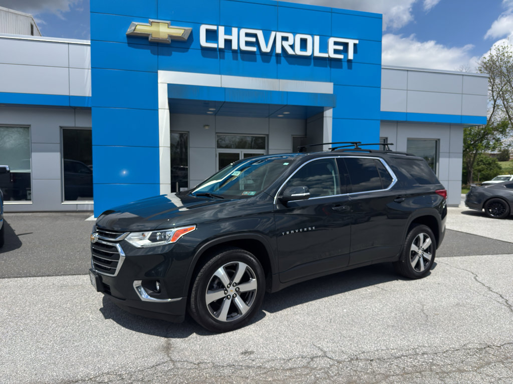 Used 2021 Chevrolet Traverse LT w/ LT Premium Package AWD/4WD image 2