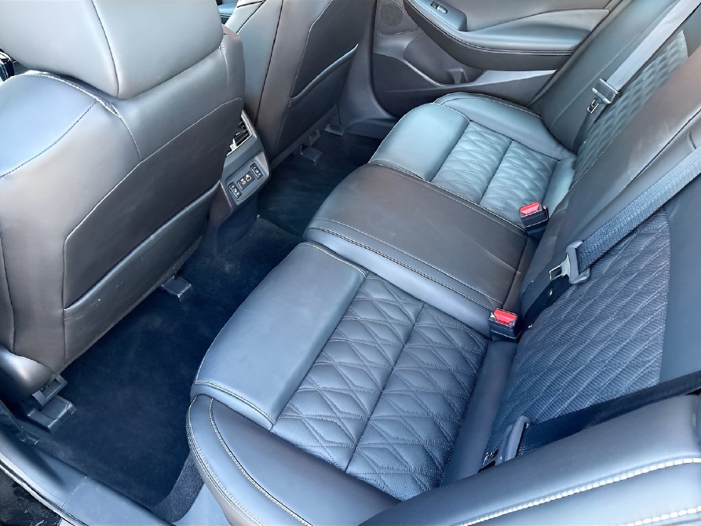 Used 2023 Nissan Maxima Platinum w/ Sport Mat Group FWD image 26