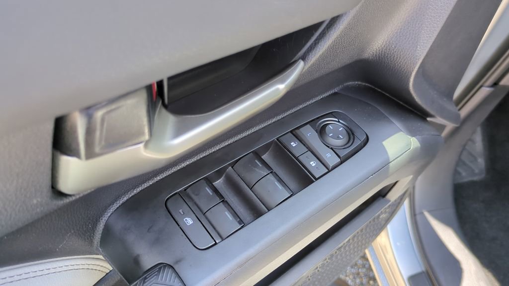 Used 2024 Toyota Tacoma Limited w/ Limited Package (LT) AWD/4WD image 15