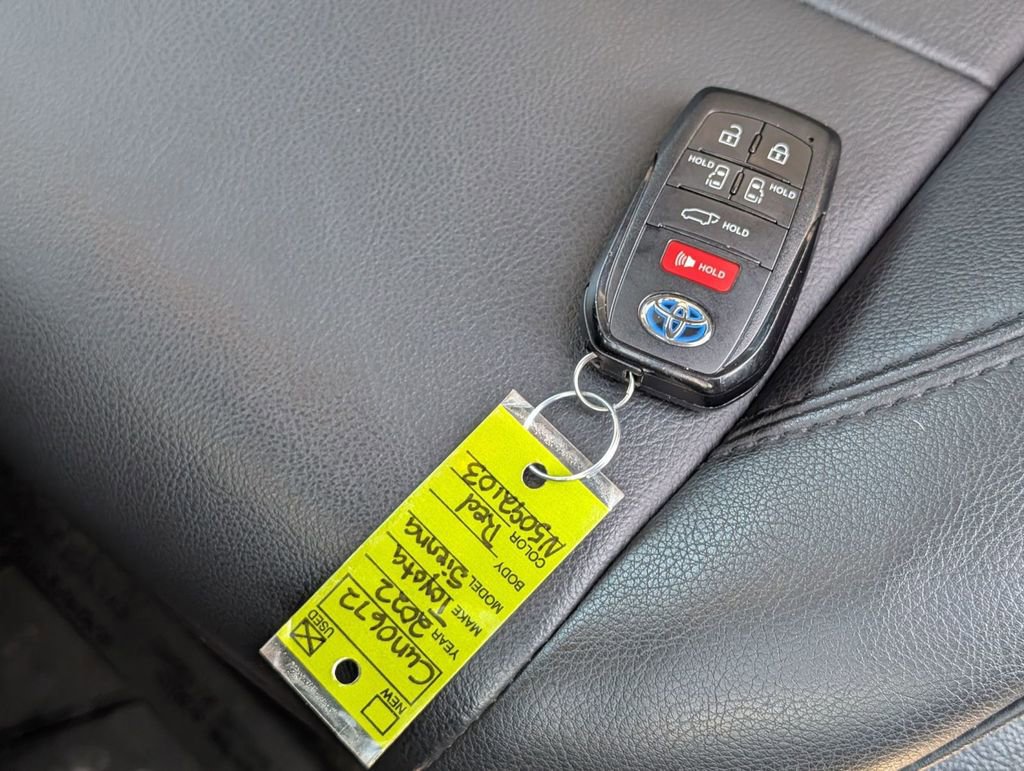 Used 2022 Toyota Sienna XSE image 51