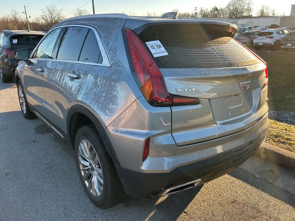 Used 2024 Cadillac XT4 Premium Luxury image 6