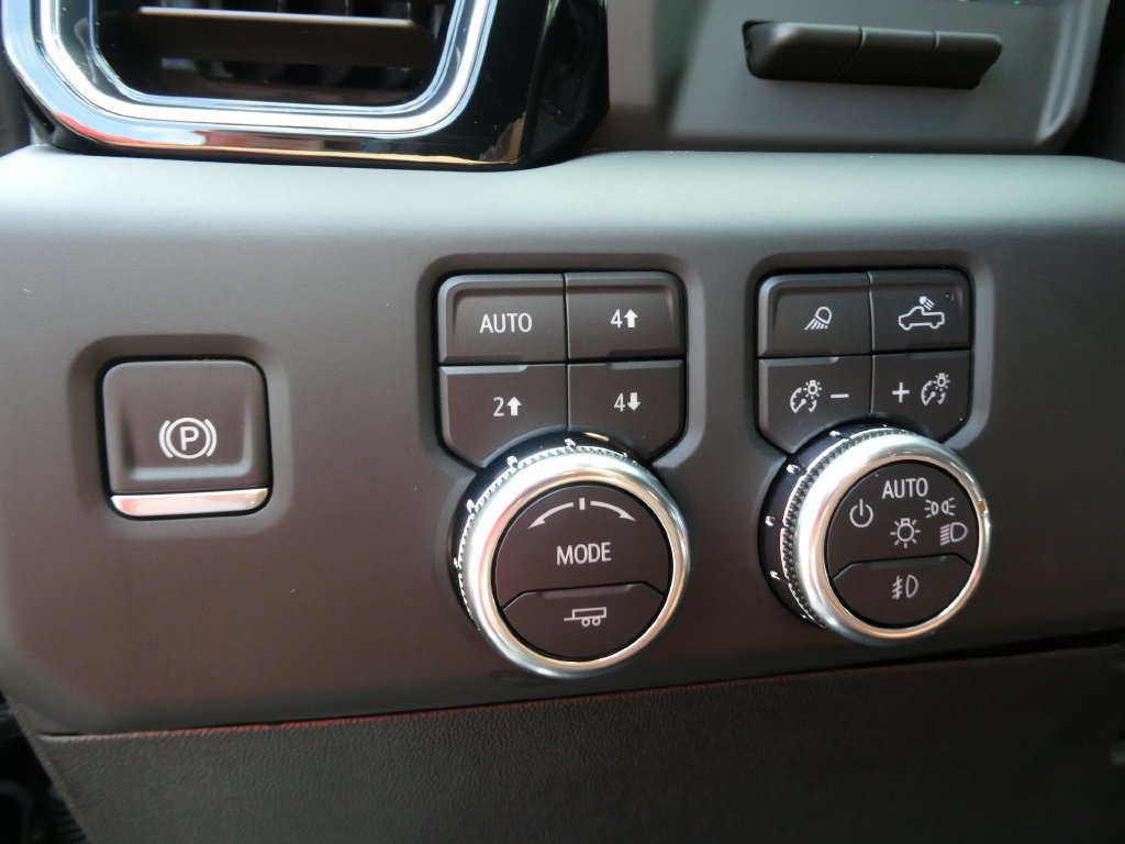 Certified 2025 GMC Sierra 3500 Denali Ultimate w/ LPO, GMC Protection Package AWD/4WD image 29