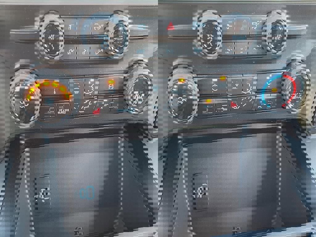 New 2026 Ford F250 XLT w/ XLT Premium Package image 17