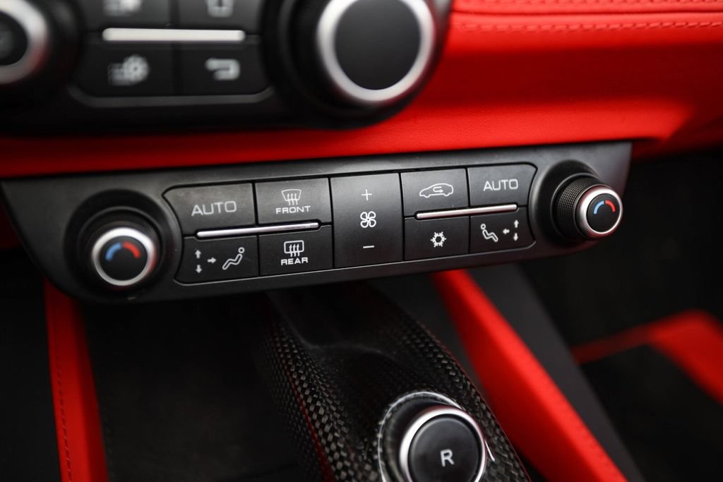 Certified 2019 Ferrari Portofino RWD image 37