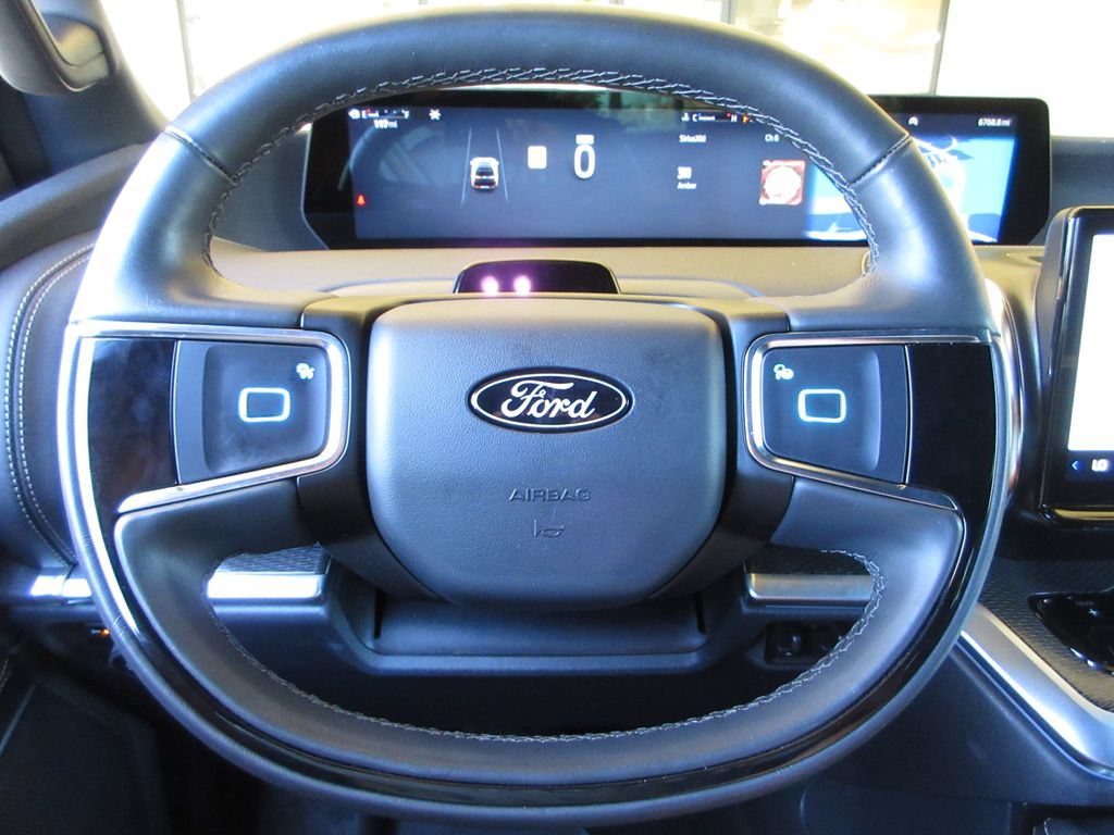 Used 2025 Ford Expedition Max Platinum w/ Stealth Performance Package AWD/4WD image 15